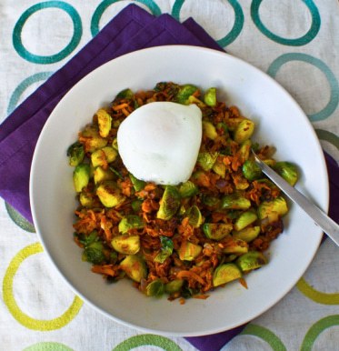 Brussels Sprout and Sweet Potato Hash Recipe | Betsylife.com 