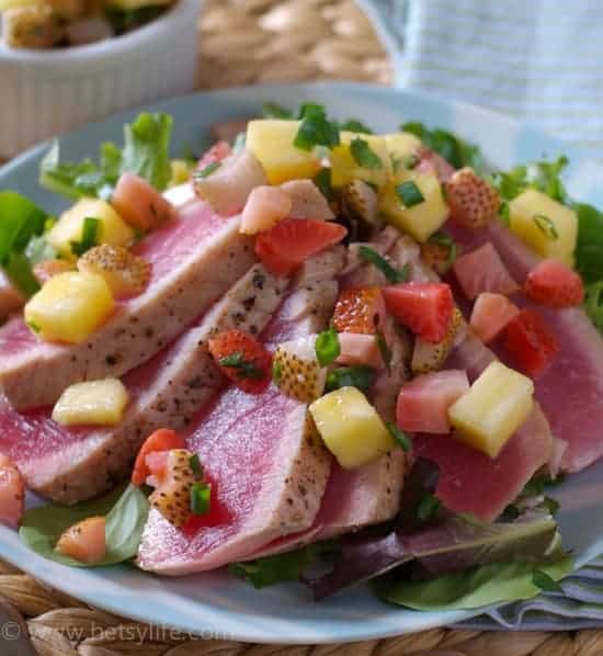 Seared Tuna with Pickled Strawberry Salsa | Betsylife.com 