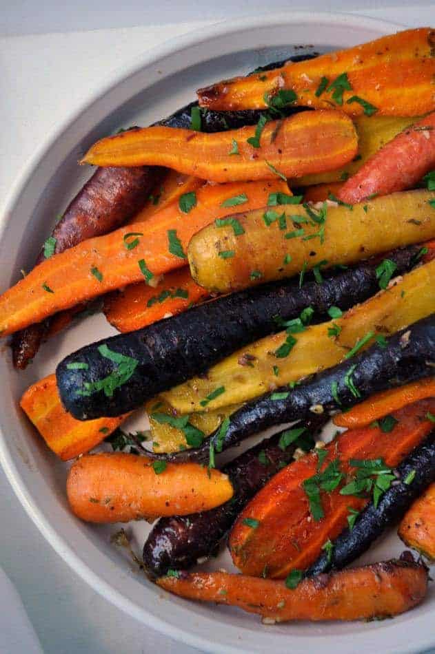 Roasted Carrots with Honey Mustard Glaze and The Greatest Holiday Side Dish Recipes Ever | Betsylife.com 
